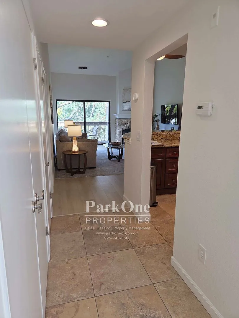 Walnut Creek Condo with Great Location, Furnished or Unfurnished — Photo 2