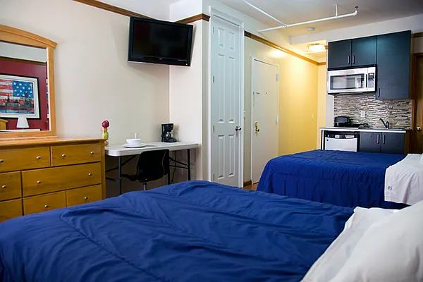 Rented by Easy Rental LLC | media 24