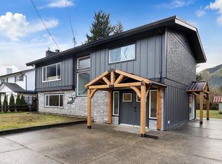 354 3rd Ave, Hope, BC V0X 1L0