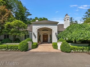 681 Bennington Dr, Bloomfield Hills, MI 48304