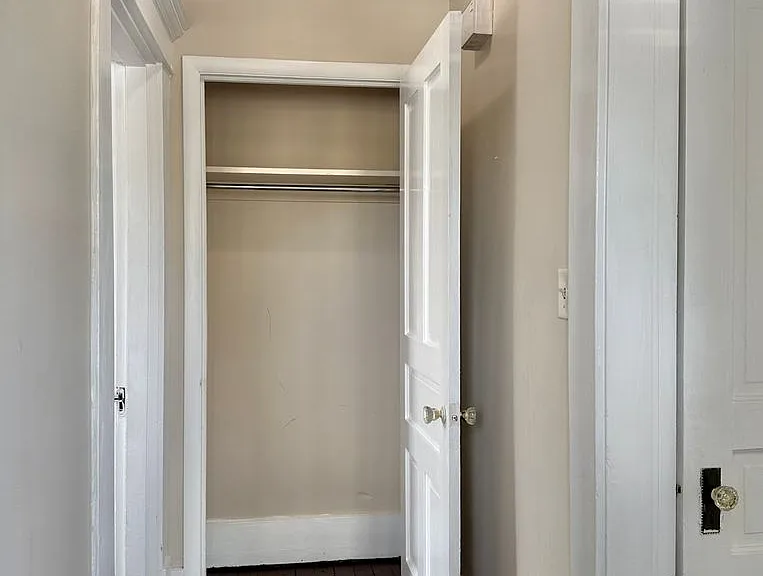 205 Scammel St — Photo 8