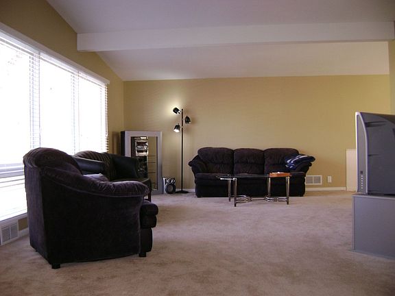 Spacious living room