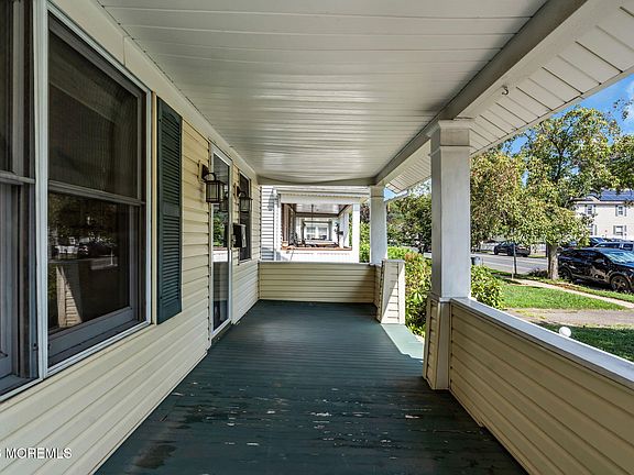 4th image of 102 Harding Road