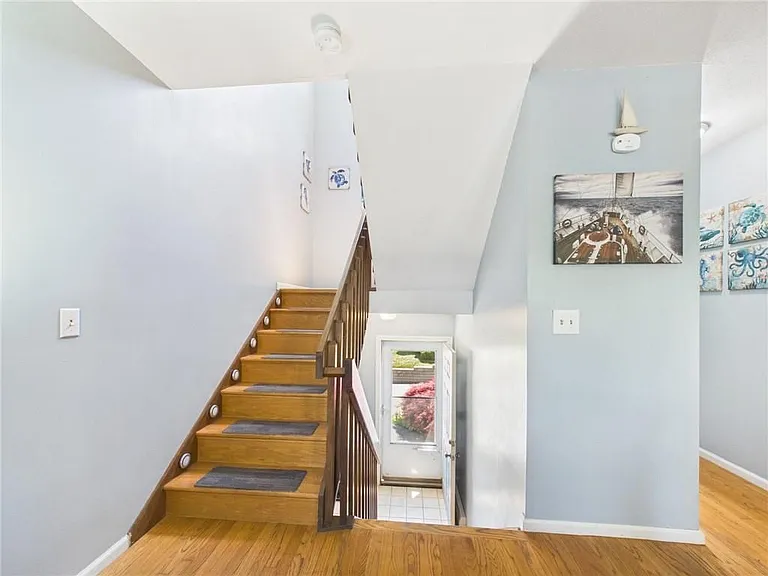 565 Quaker Ln #134 — Photo 15
