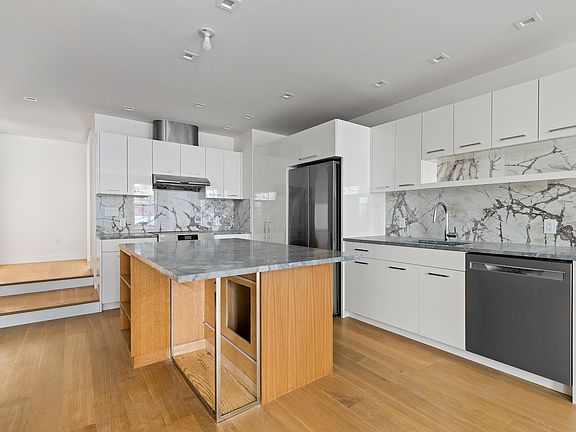 4th image of 255 W 18th St APT 2