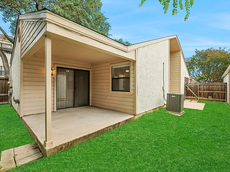 13018 Brook Garden Ln — Photo 20