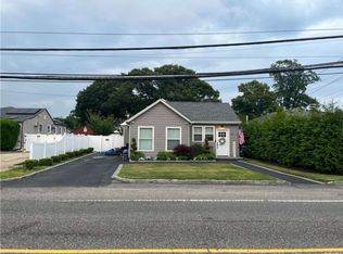 103 Irish Ln, East Islip, NY 11730
