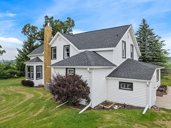 2nd image of W22882 Little Tamarack Rd