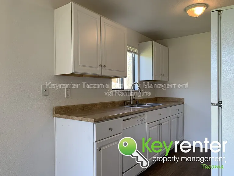 19606 9th Avenue Ct E — Photo 5