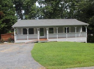 2 Dewberry Dr, Hendersonville, NC 28792