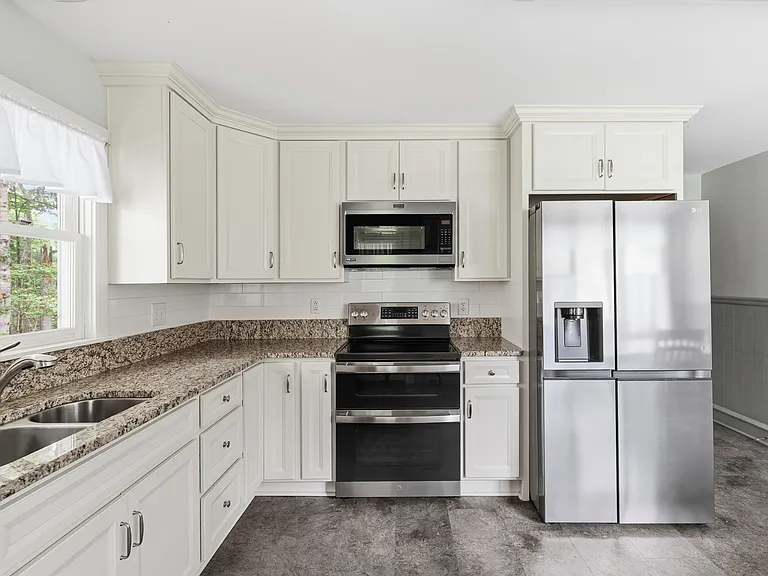 253 Thomas Rd — Photo 15