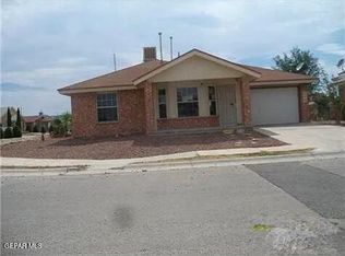 525 Von Bargen Dr, Horizon City, TX 79928