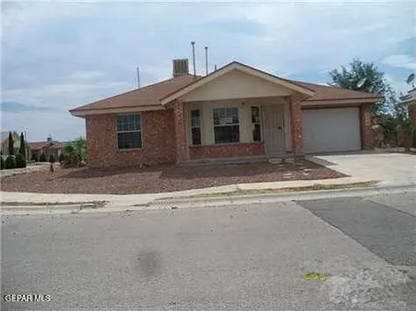 525 Von Bargen Dr, Horizon City, TX 79928
