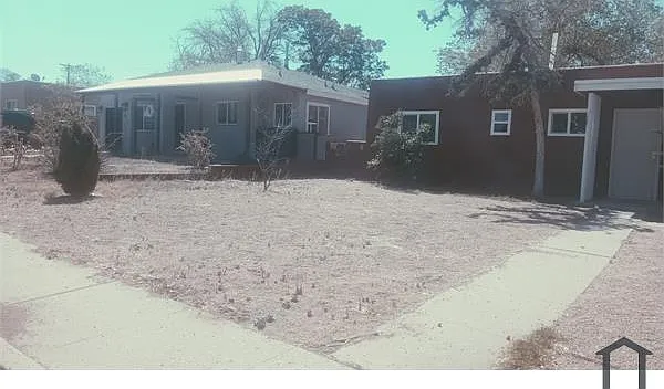 8906 Aztec Rd NE — Photo 3