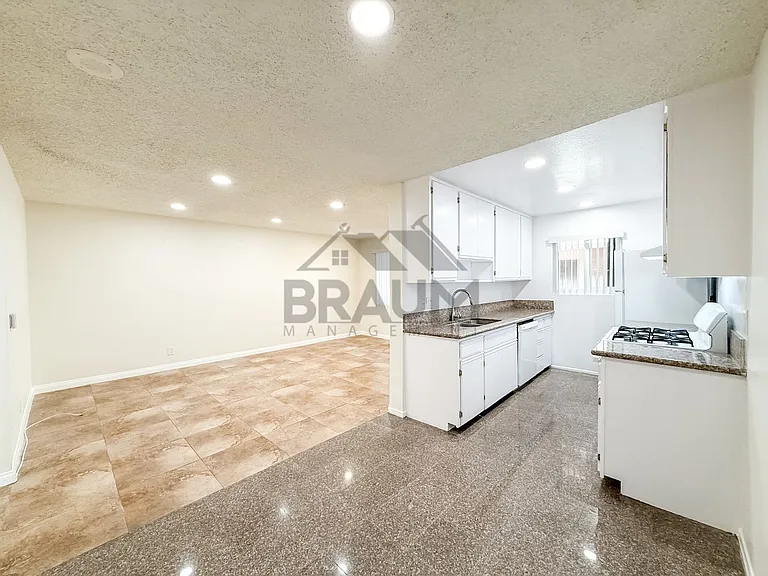 221 Elm Ave — Photo 1