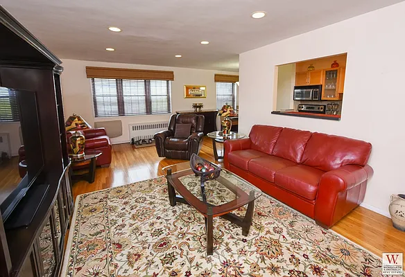 Sold by Wohlfarth & Associates Inc | media 25