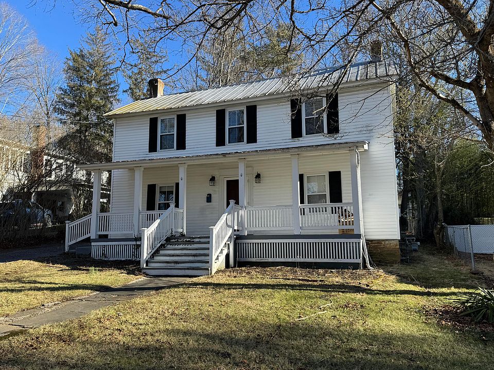 1st image of 154 Lee St