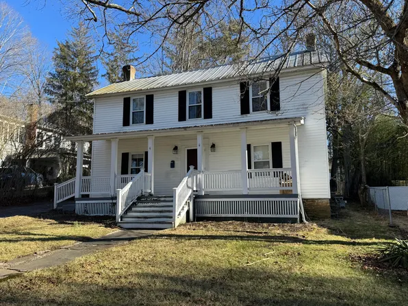 154 Lee St, Lewisburg, WV 24901