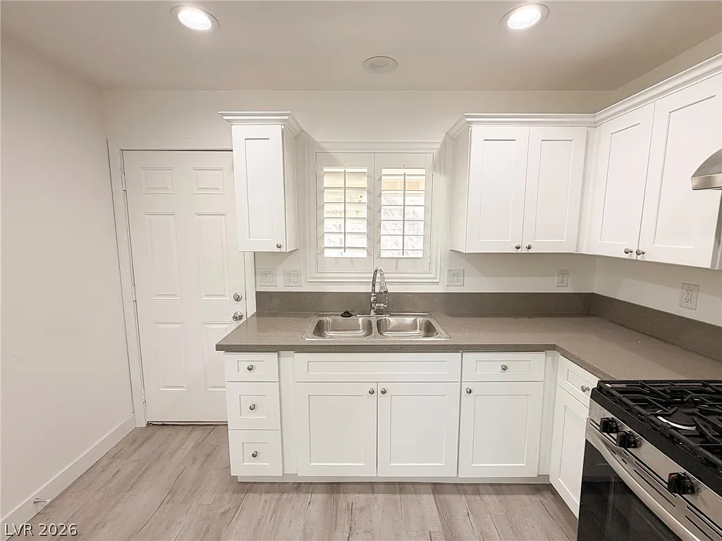4 bed, 2.0 bath, 1152 sqft, $1,980 — Photo 3