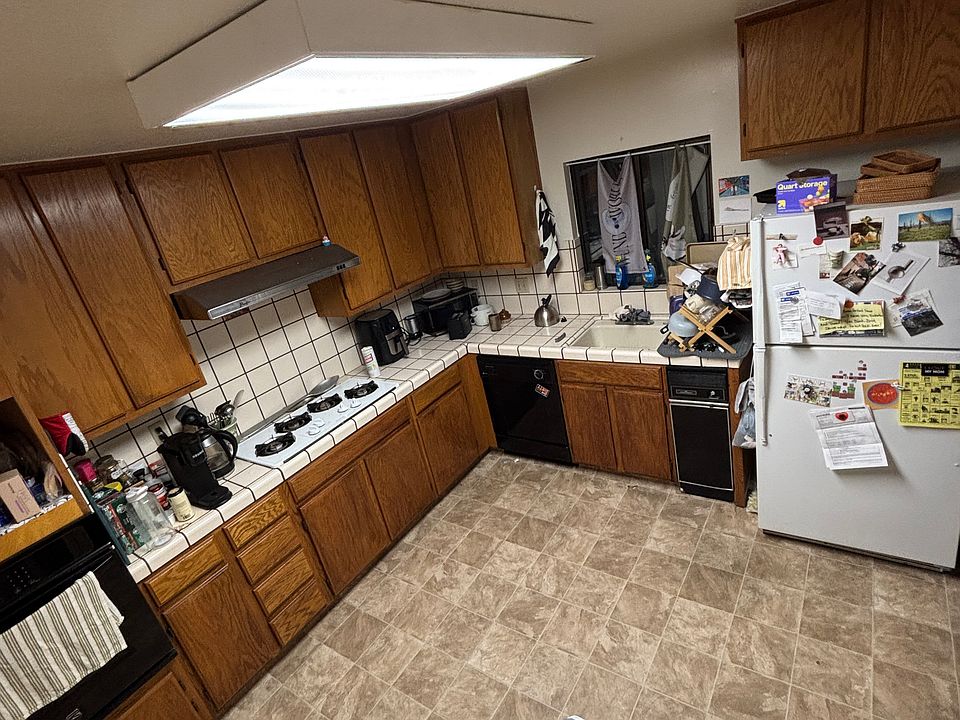 1st image of 645 22nd Ave