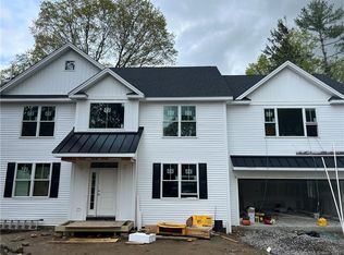 32 Endeavor St, Trumbull, CT 06611