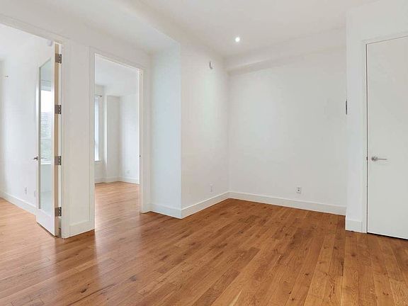4th image of 73 Montrose Ave #5P