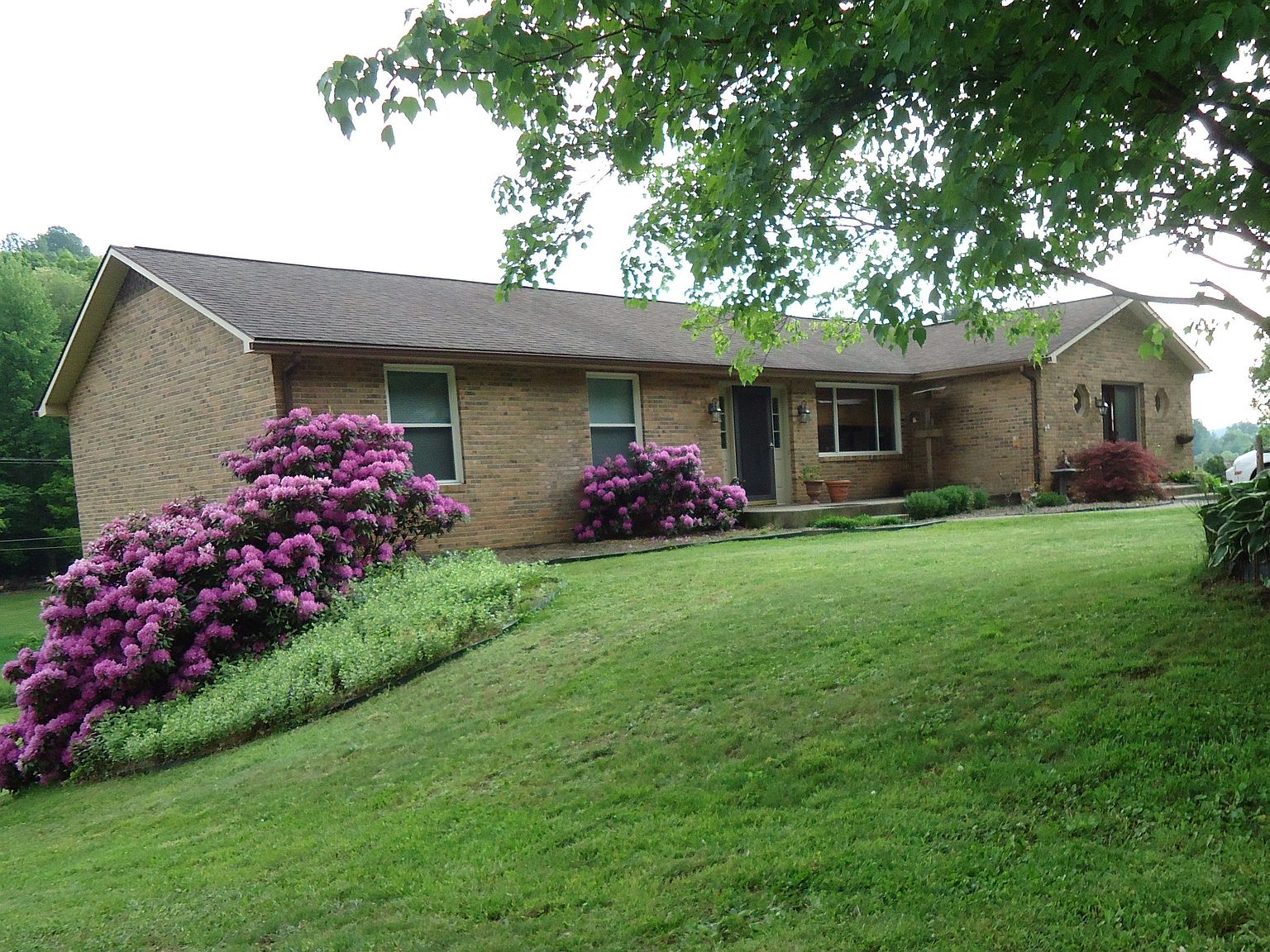 881 Maple Fork Rd, Mount Hope, WV 25880 Zillow