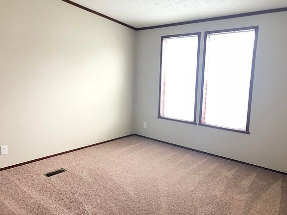 5th image of 4119 Riverview Cir
