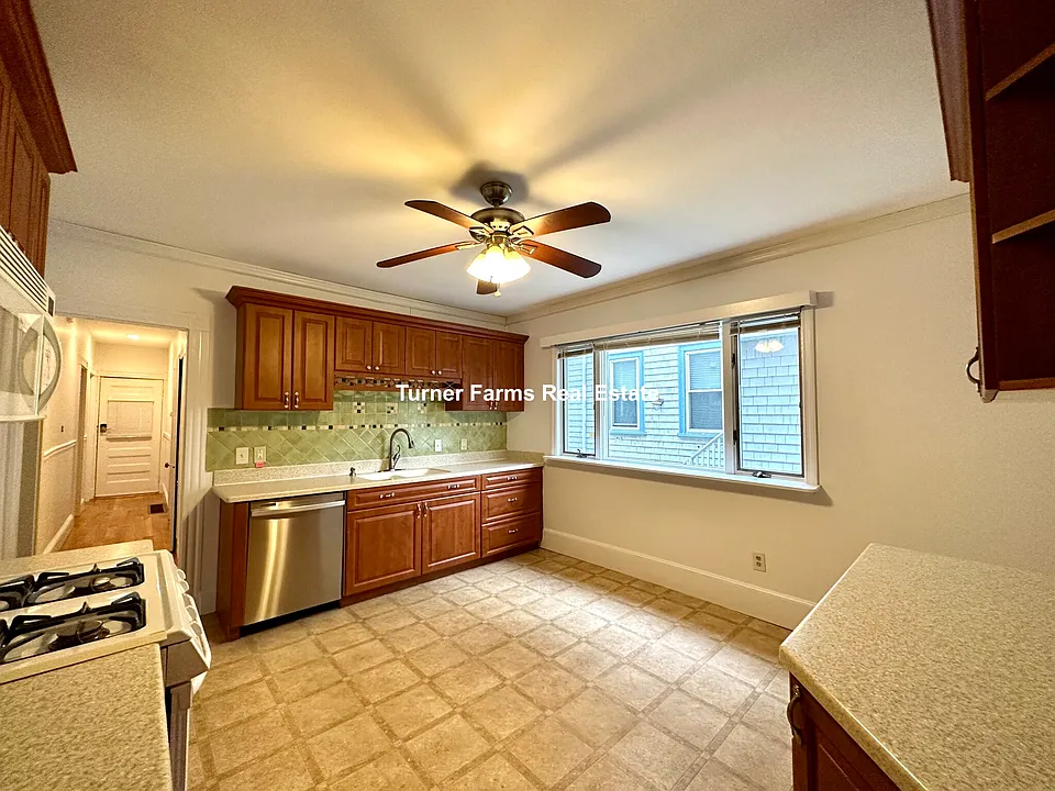 30 Roseclair St