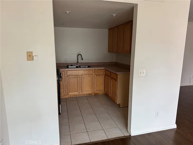 2218 Montana St — Photo 3