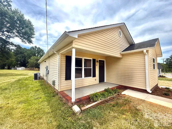 121 S Beaver St, Landis, NC 28088