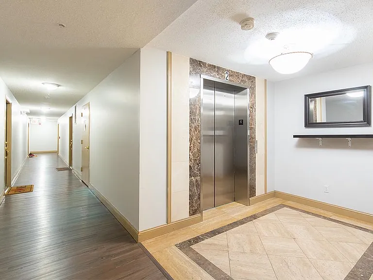 394 S Harrison St. — Photo 16