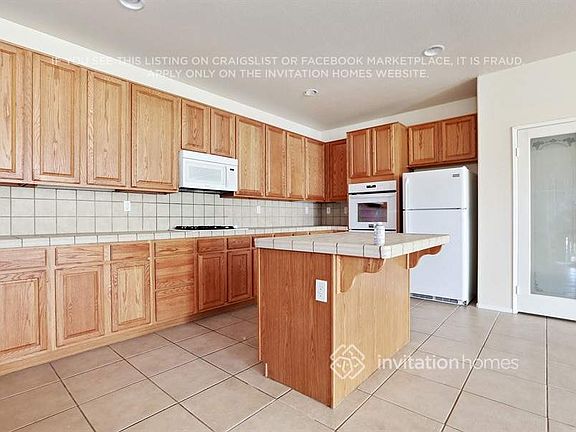 4th image of 2533 Carolyn Dr