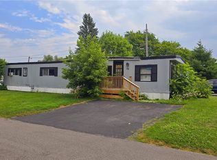 22 Alice Ln, Brockport, NY 14420