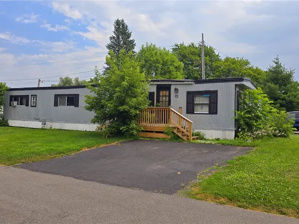 22 Alice Ln, Brockport, NY 14420