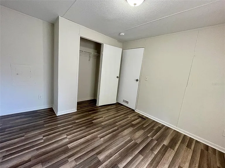 6328 Eugene Acres Ln — Photo 10