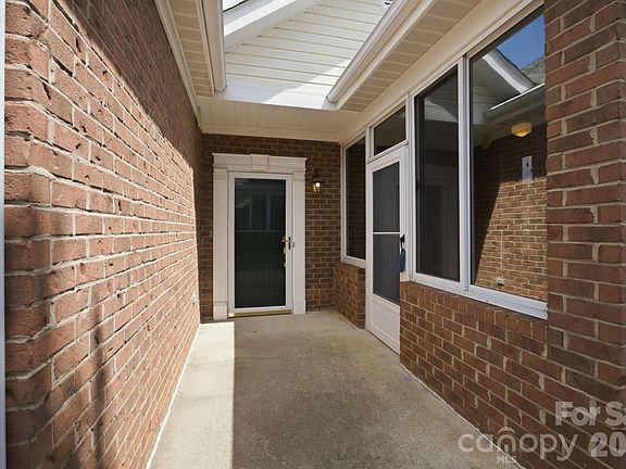 2nd image of 8528 Highland Glen Dr