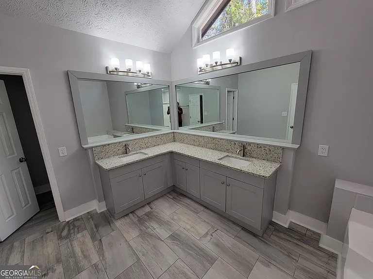 260 Greenfield Cir — Photo 22