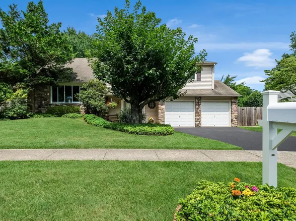 142 Windham Dr, Langhorne, PA 19047