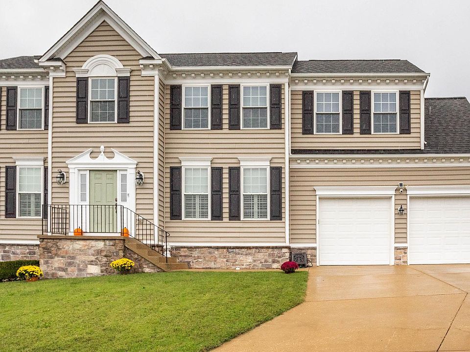 2nd image of 41980 Domitilla Ct