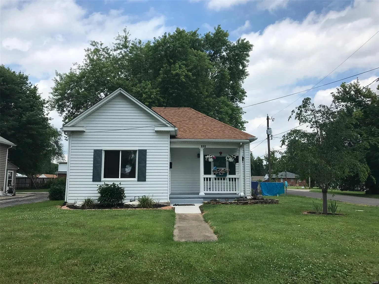 409 Garesche St photo 1