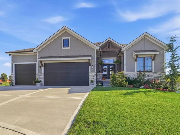 2617 NE Amanda Ln, Blue Springs, MO 64029