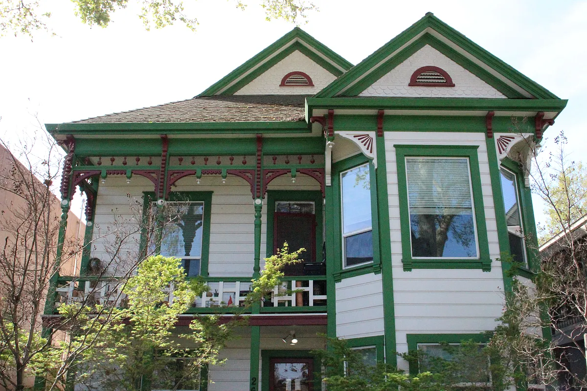 Building Photo - 2610 J St