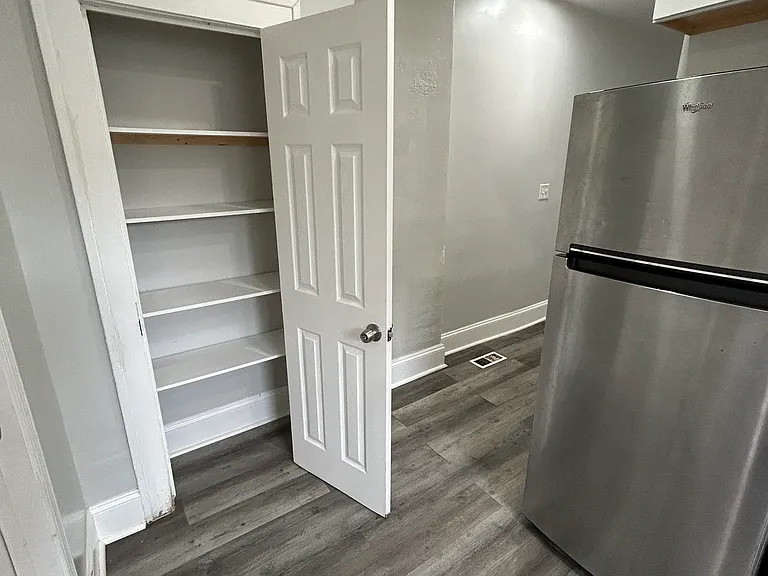 638 N Lasalle St #A — Photo 5