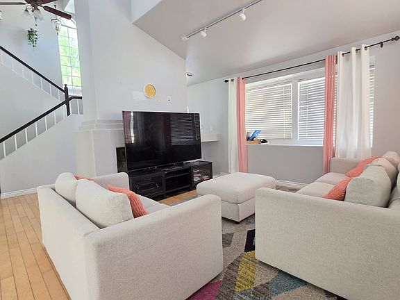 4th image of 25352 Fitzgerald Ave