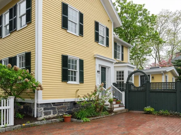 33-35 Ash St, Cambridge, MA 02138