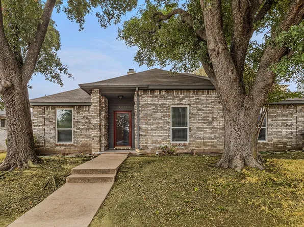 5221 Wood Creek Ln, Garland, TX 75044