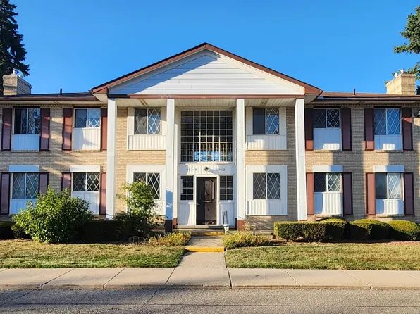 29249 Hayes Rd #74, Warren, MI 48088