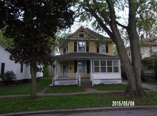 413 E Cherry St, Watseka, IL 60970