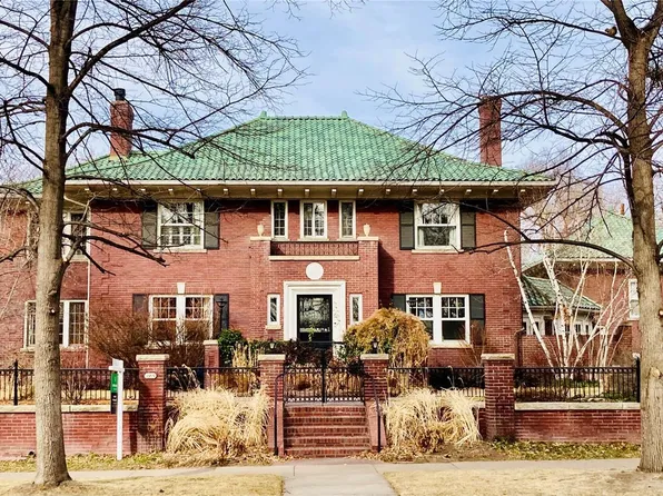 2215 E 7th Avenue Parkway, Denver, CO 80206